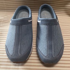 Easy Spirit Slip on Clog Sneakers
